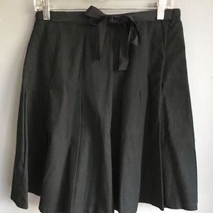 GAP BLACK SKIRT